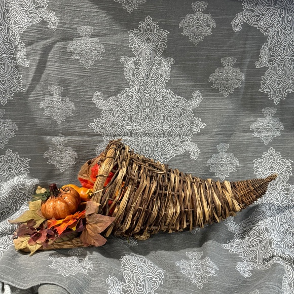 Vintage Large Fall Thanksgiving Holiday Fruit And Vegetable Cornucopia - Picture 1 of 7